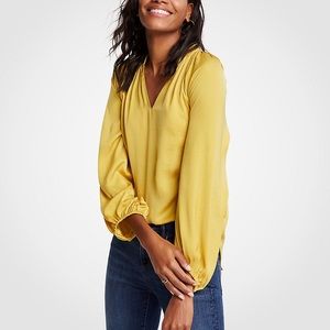 🛍 Beautiful yellow Blouse 🌼 Ann Taylor
